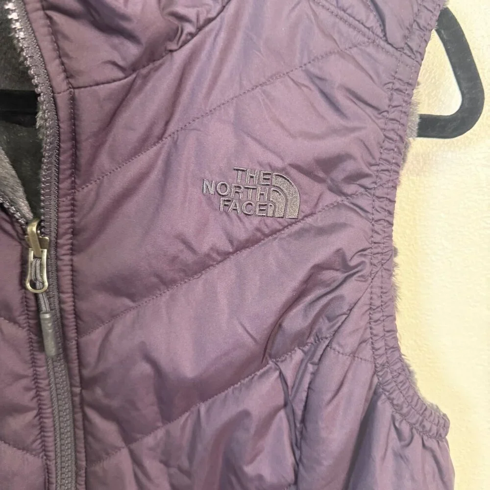 The North Face Mossbud Reversible Faux Fur Lined Vest Medium Purple Athleisure - Picture 5 of 15